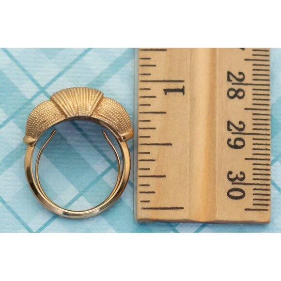 Vintage Gold Tone Oval Rope Ring by Avon - Size 6 1/2 - L12 - Picture 3 of 3